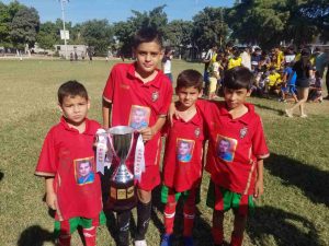 Club TonyFZ entrena fútbol para evitar niños de calle en Villa Juárez