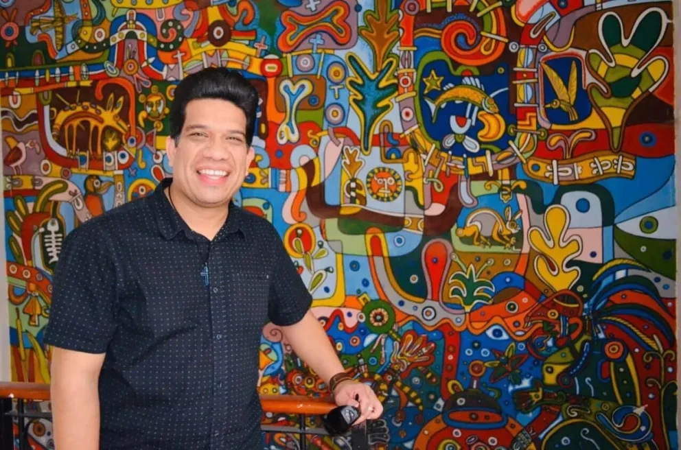 El amor por las letras le surgió con la añoranza de su tierra
