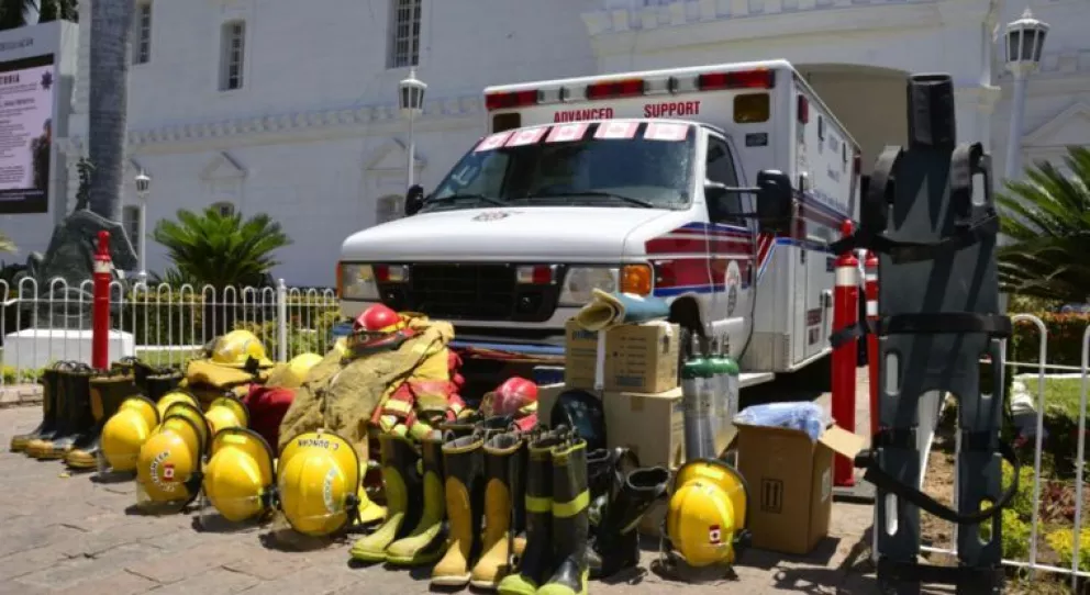 Club Rotario dona ambulancia a Bomberos veteranos de Culiacán