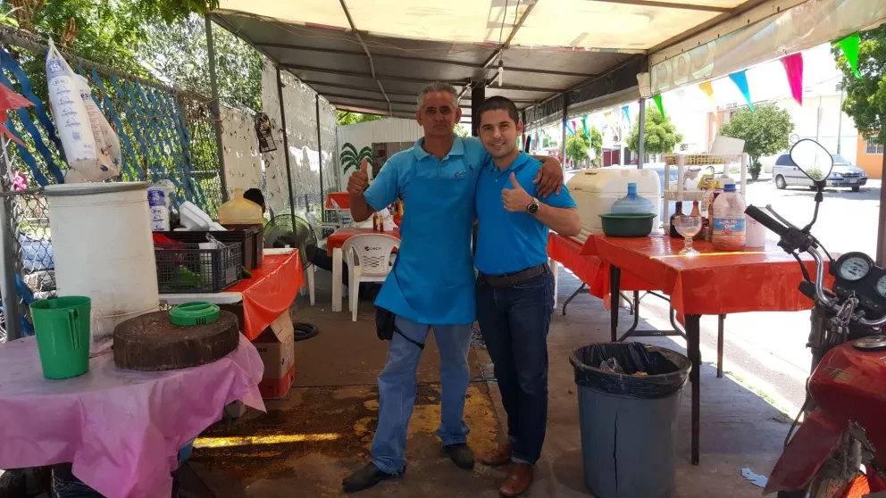 Marisquero se lanza a canal para intentar salvar vida a dos menores