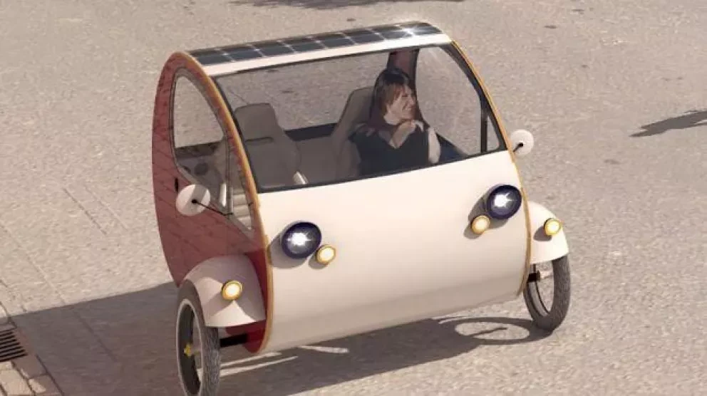 Primer auto solar del mundo a la venta