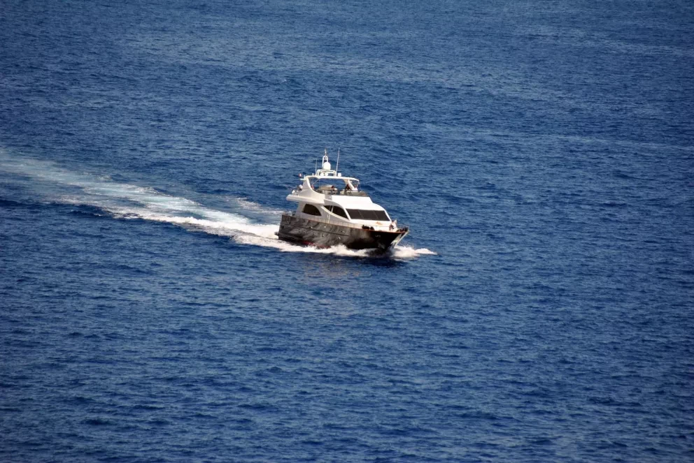 La Marina rescata a pescador en Sinaloa.