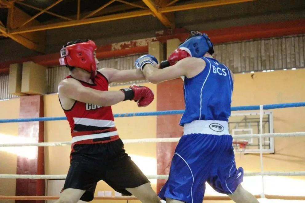 Viajan atletas sudcalifornianos a clasificatorios regionales de Olimpiada Nacional en Sinaloa