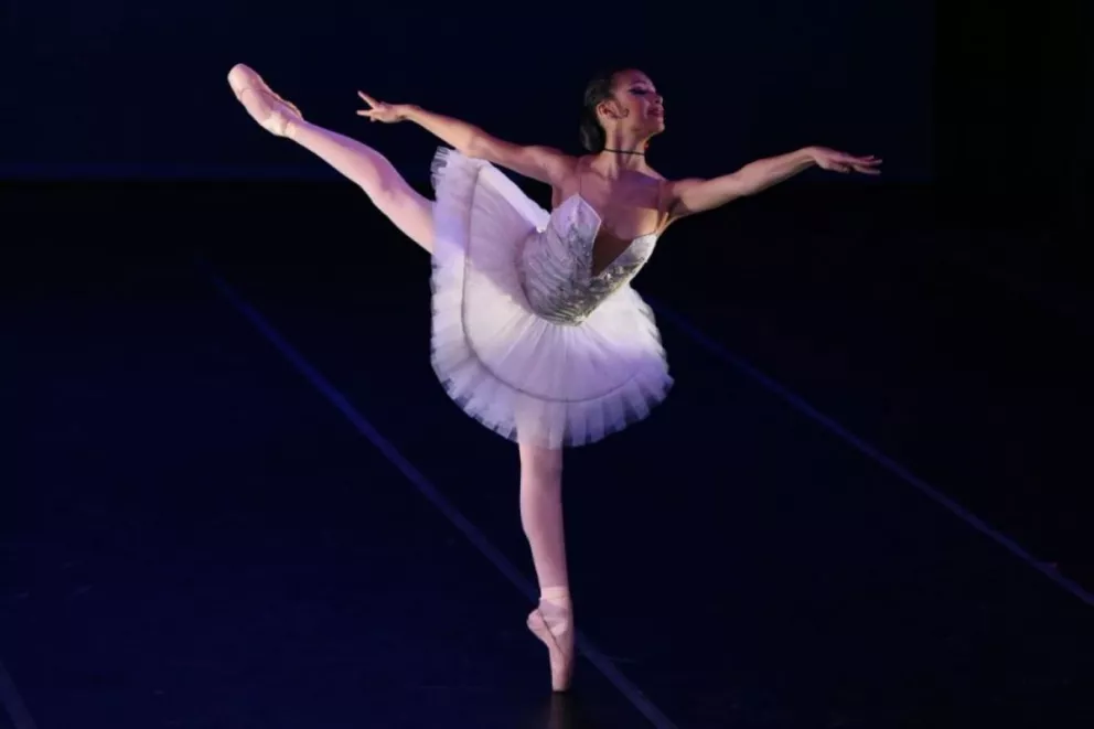 La culichi Brianda Bustamante alcanzó su sueño gracias al ballet