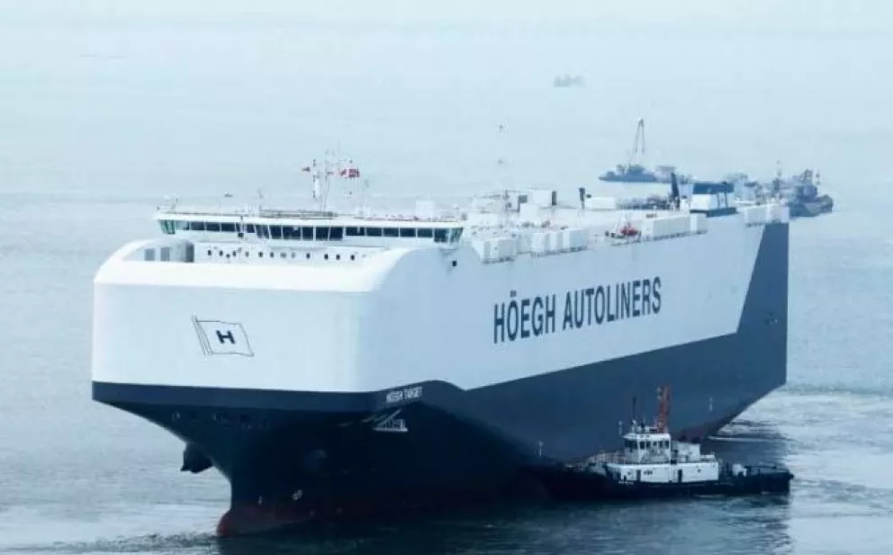 Desde Japón llega a Mazatlán el buque más grande del mundo