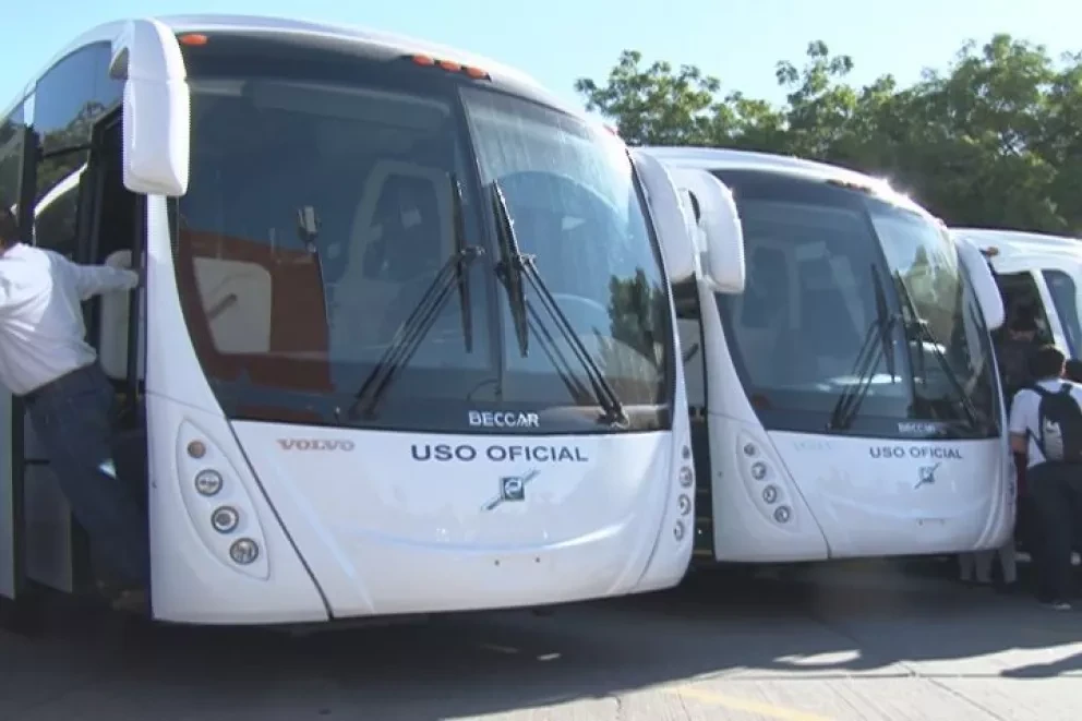 Transporte gratuito a estudiantes de la UAS.