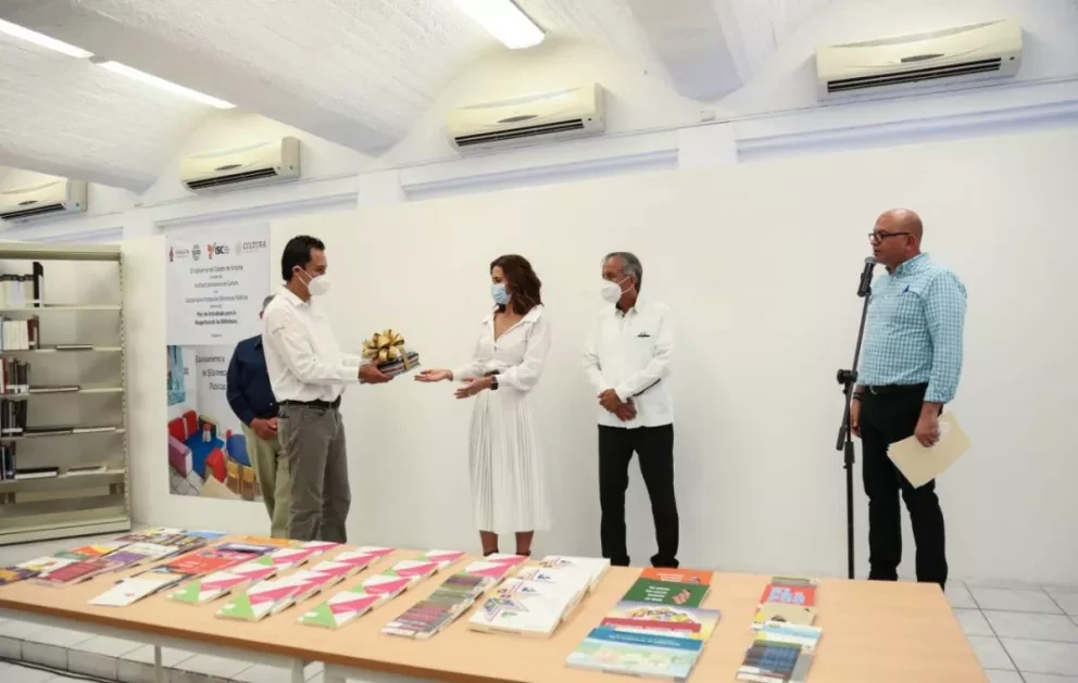Entregan libros y mobiliario a 80 bibliotecas públicas de Sinaloa