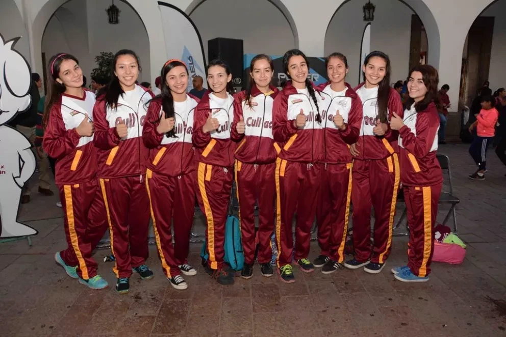 Entregan en Culiacán apoyos por 1.167 mdp a jóvenes deportistas