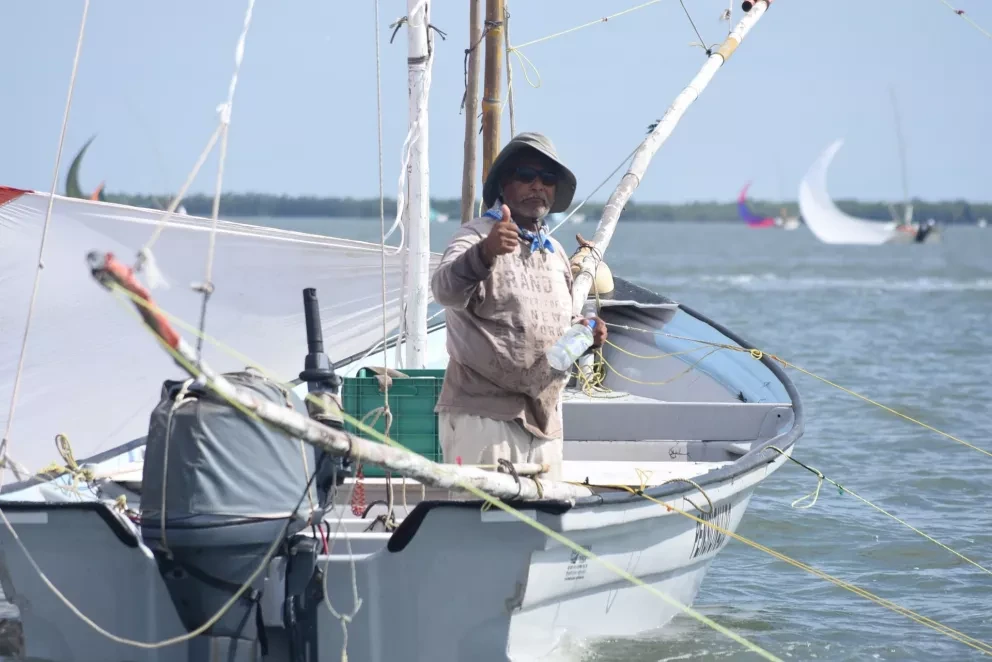 Primer día de pesca de camarón en Altata, zafra de añoranzas