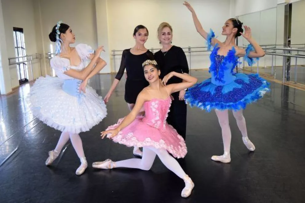 Bailarinas mazatlecas van por Cuba en Ballet