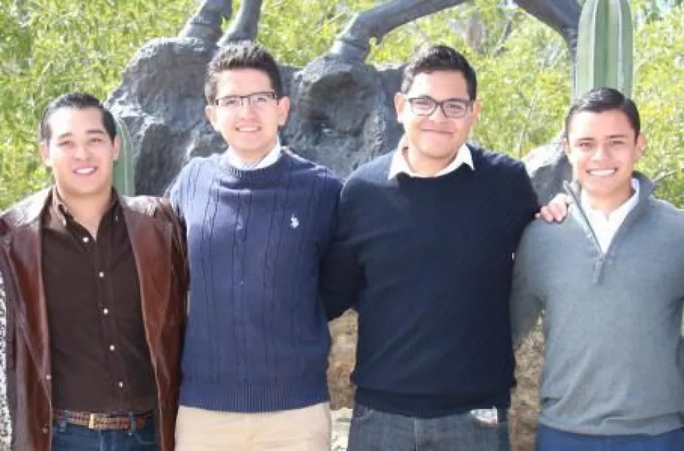 Estudiantes mexicanos ayudan e informan a migrantes con nueva app