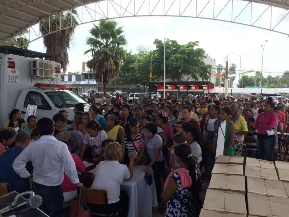 Desbordada Jornada de Salud en Villa Juárez, Navolato