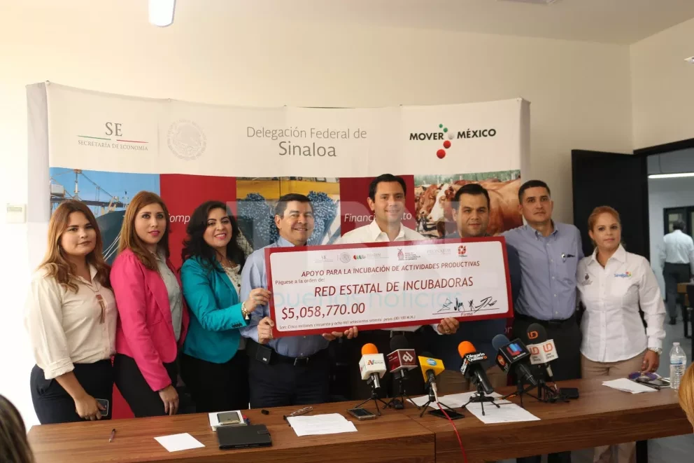 Entregan 5mdp a incubadoras de empresas sinaloenses