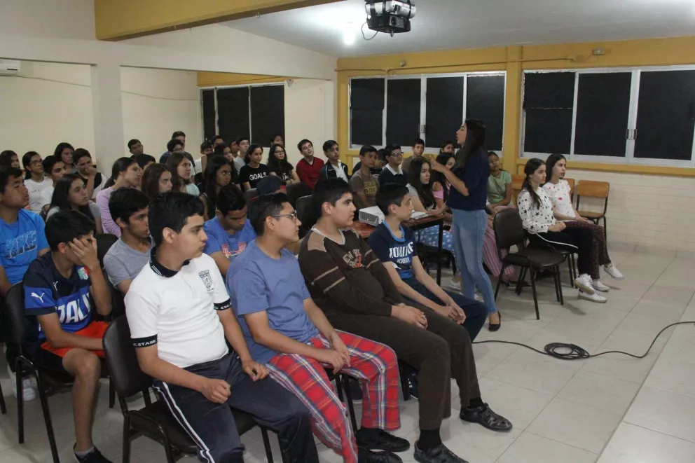 SSP lleva programas preventivos a secundaria STASE en Culiacán