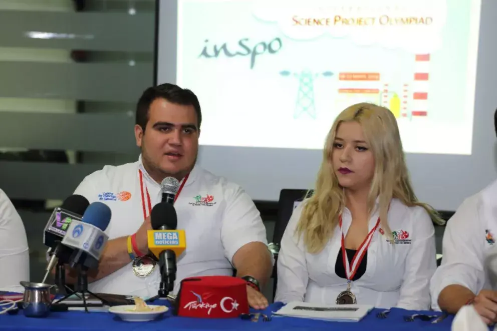 Jóvenes científicos sinaloenses triunfan en Turquía