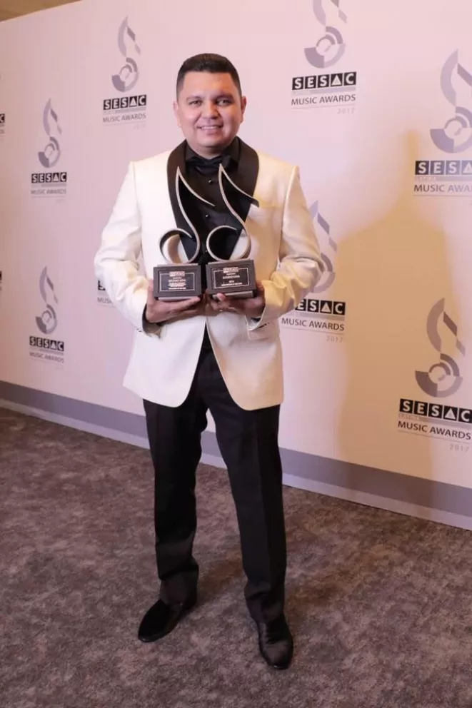 El compositor Luciano Luna arrasa con 10 premios SESAC Latina