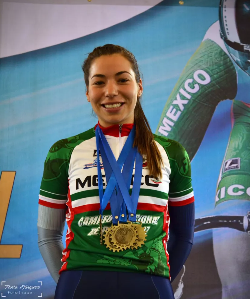 La ciclista Culichi Luz Daniela destaca en el Nacional Elite.