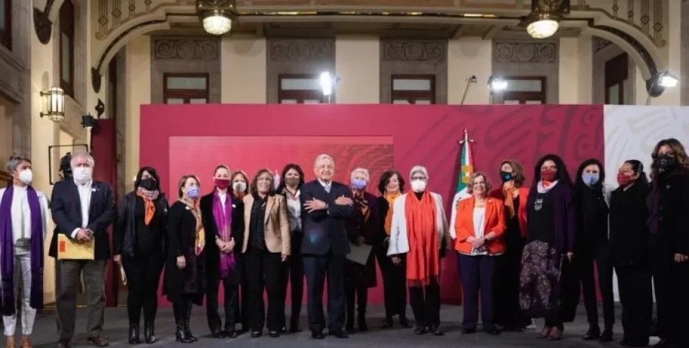 Gobierno lucha contra violencia hacia mujeres: Resumen mañanera AMLO 25 nov