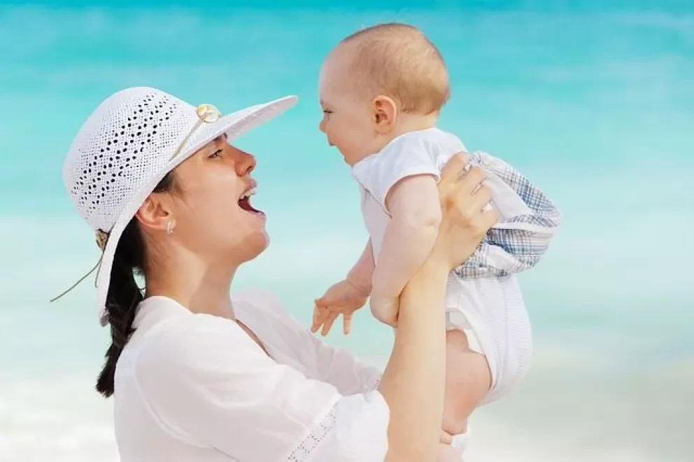 Mamá Feliz día a todas las madres... EN POSITIVO por Kirey Amano