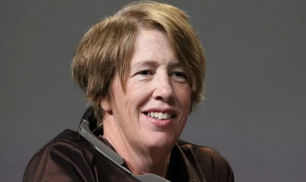SuperIngeniera deja Facebook para curar con tecnología Mary Lou Jensen