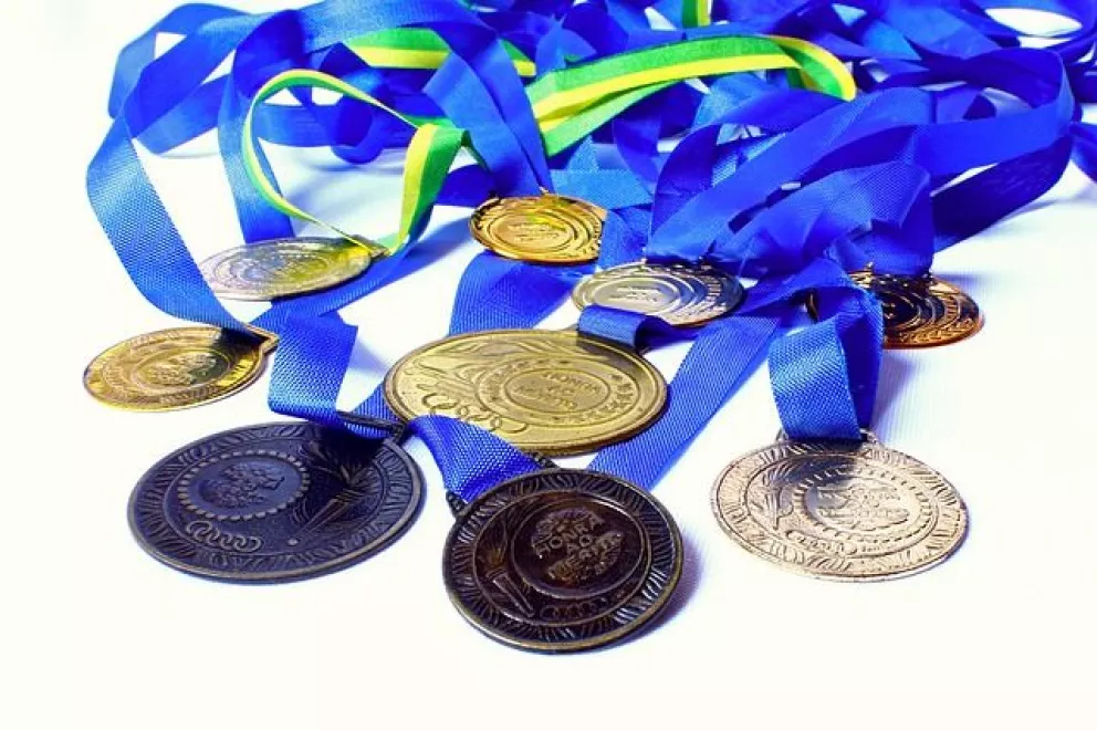 Mexicanos obtienen en Argentina seis medallas en olimpiada de matemáticas