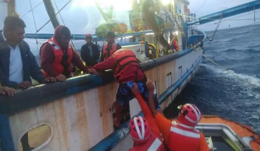 Siete pescadores fueron rescatados por SEMAR