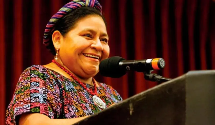 Mujer, emprende sin miedo y sé líder: Rigoberta Menchú