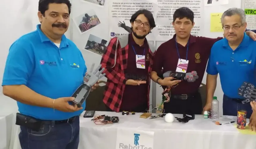 Con brazo robot, estudiantes de la UAdeO ganan copa Tecnociencias Paraguay 2020