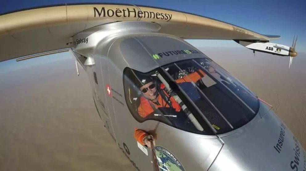 El avión solar Impulse completó la vuelta al mundo