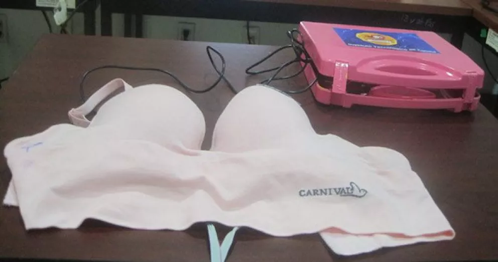 Un sostén con Causa Mexicanos lo diseñan y detecta el cáncer de mama