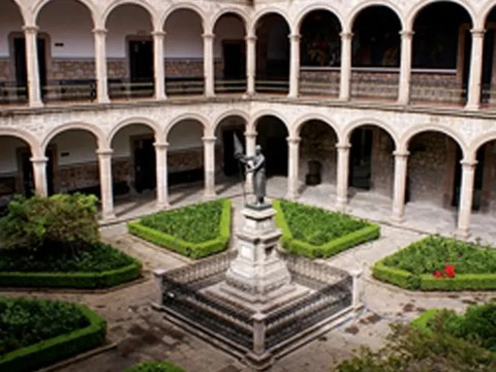 Estudios destacados de la UMSNH -Universidad Michoacana San Nicolás de Hidalgo-