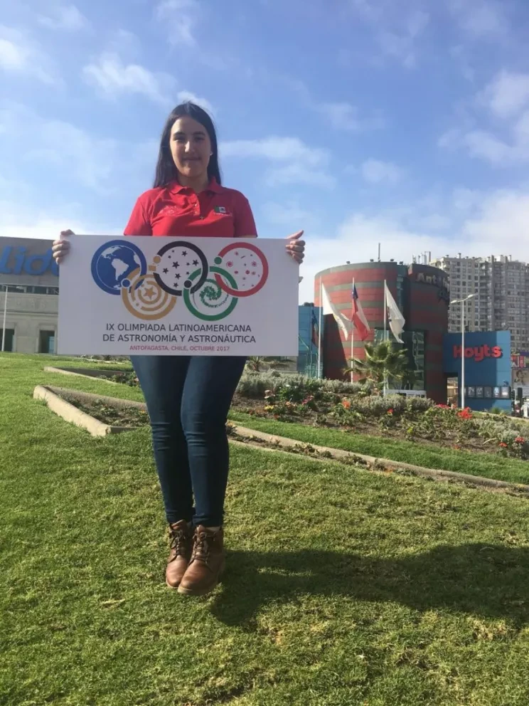 Joven sinaloense gana oro en Astronomía y astrofísica