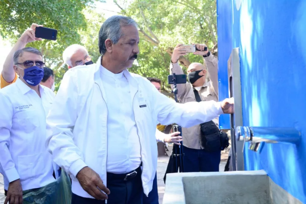 Inauguran primera Estación de Agua gratuita centro de Culiacán