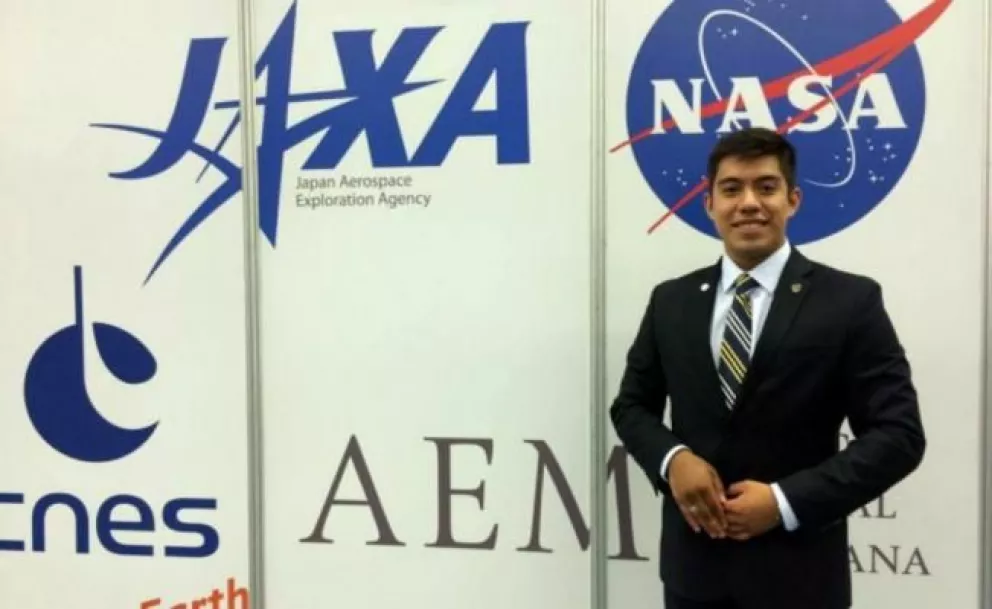 Joven mexicano de 20 años es llamado por la NASA