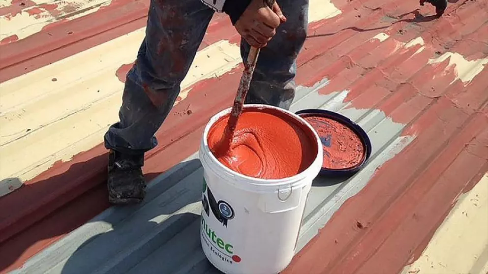 Crean mexicanos impermeabilizante a base de llantas recicladas