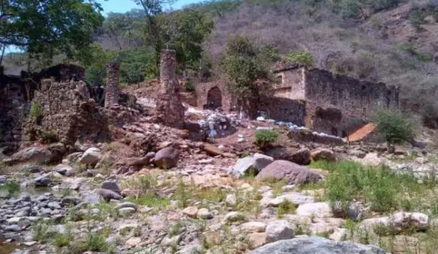 Hacienda de Guadalupe un recorrido de purificación, olvidado entre maleza