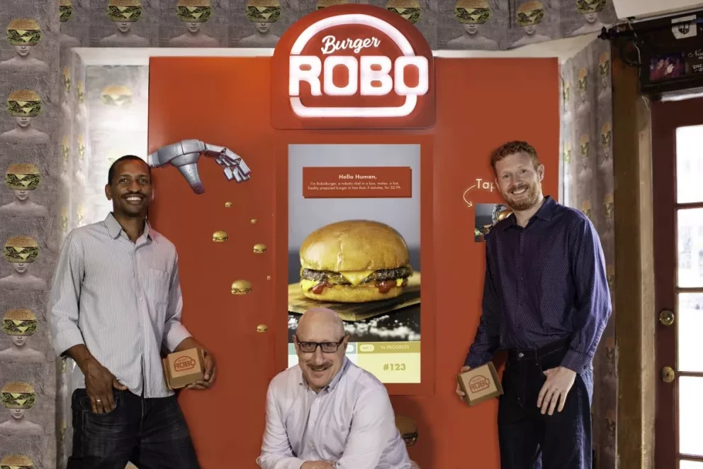 ¿Con antojo de hamburguesa? RoboBurguer, el primer robot chef