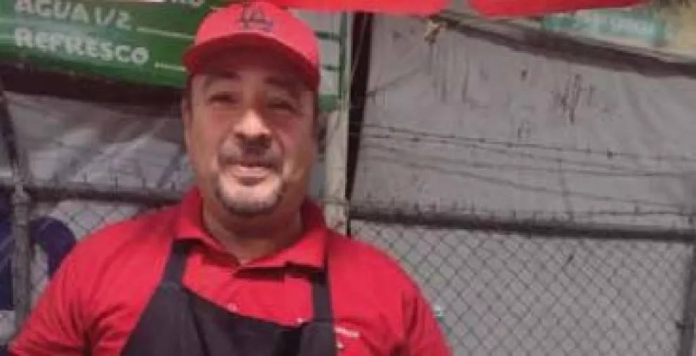 El Tío venden los mejores tacos de cabeza de res en la colonia Barrancos, de Culiacán, Sinaloa