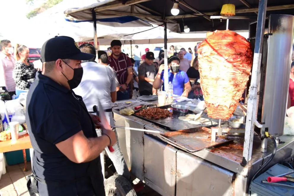 Miles degustan la gastronomía mexicana en la Feria del Taco de Salvador Alvarado