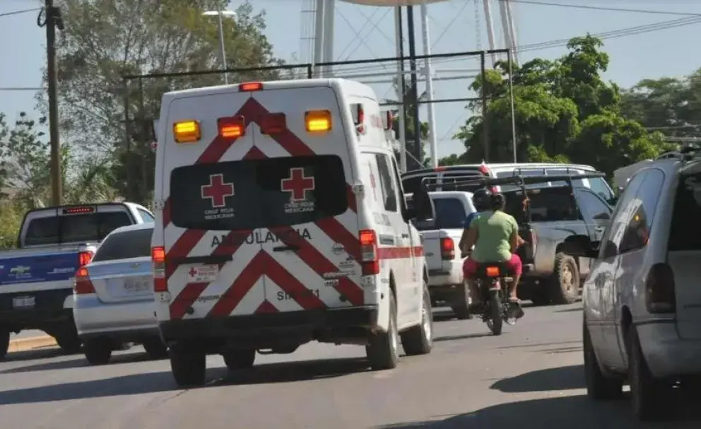 ¿Qué hacer si circula un vehículo de emergencia en el camino?
