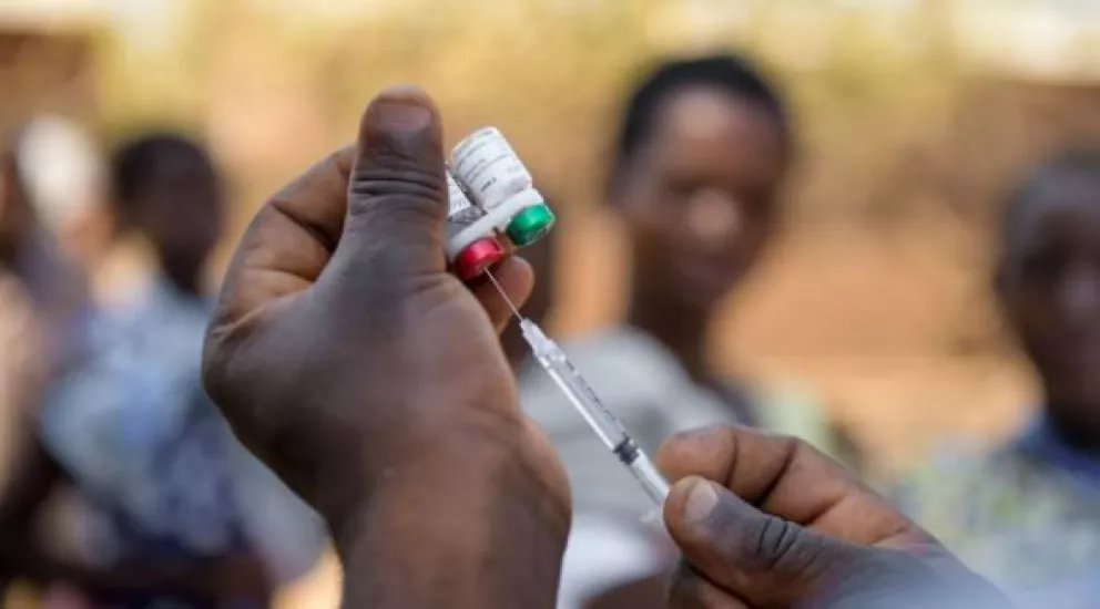 África llega a la meta de 1 millón de niños vacunados contra malaria