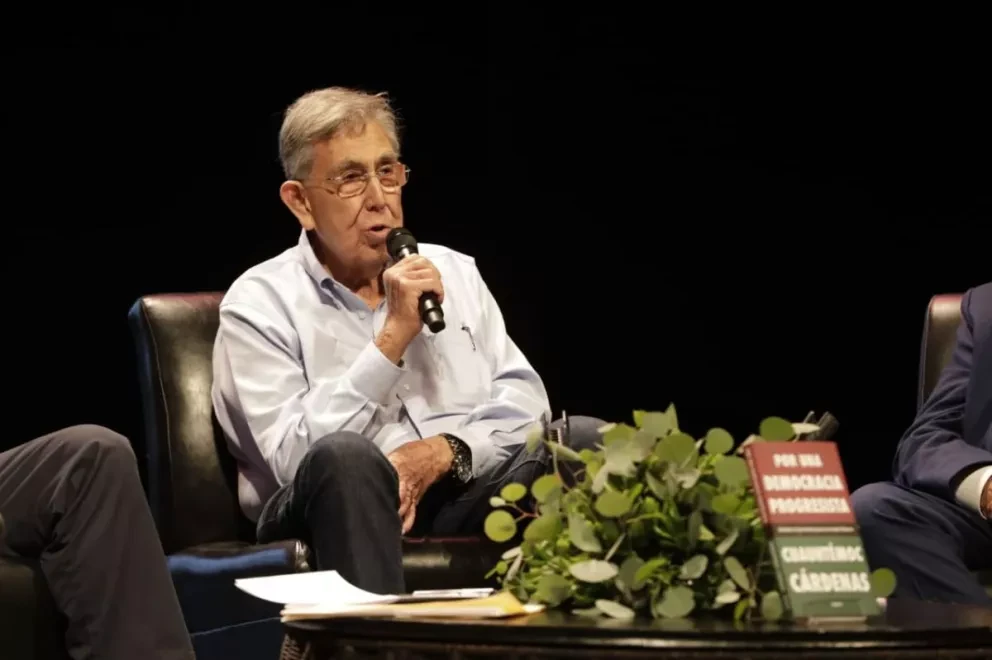 Presenta Cuauhtémoc Cárdenas en Mazatlán libro “Por una democracia progresista”