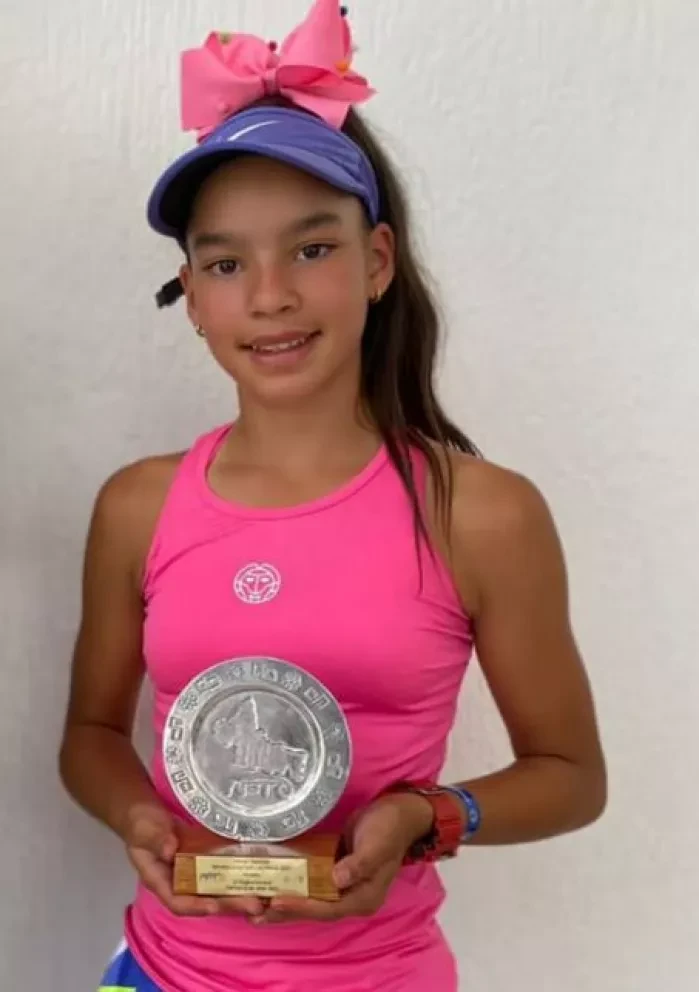 Monserrat Montaño, tenista sinaloense subcampeona nacional de Singles