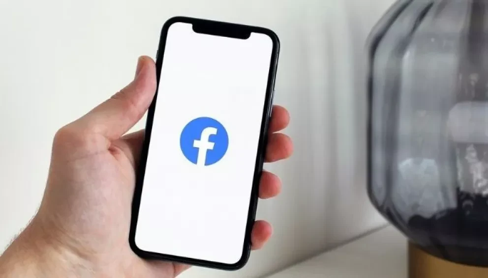 Facebook: Así puedes poner música en los comentarios