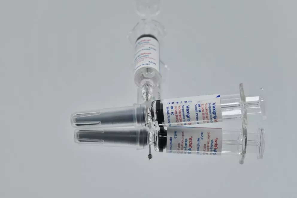 Organización Mundial de la Salud aprueba la vacuna CanSino .