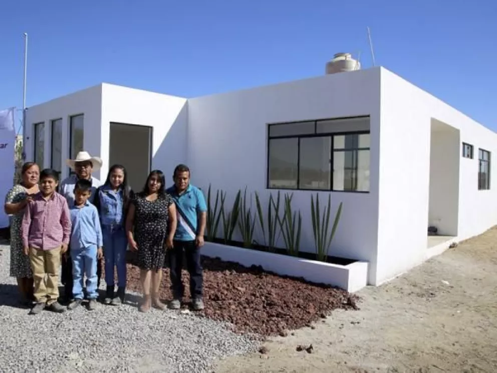 Socavón en Puebla. Familia afectada recibe una hermosa casa a través de Bienestar  