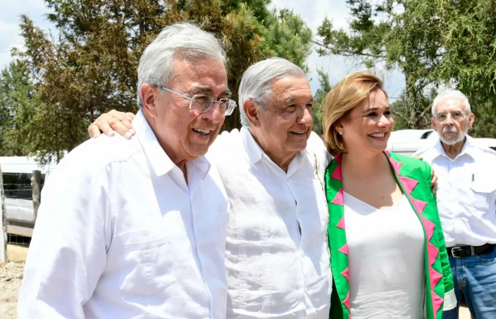 AMLO, Rocha y María Eugenia Campos supervisan los trabajos de construcción de la carretera Badiraguato, Sinaloa-Guadalupe y Calvo, Chihuahua