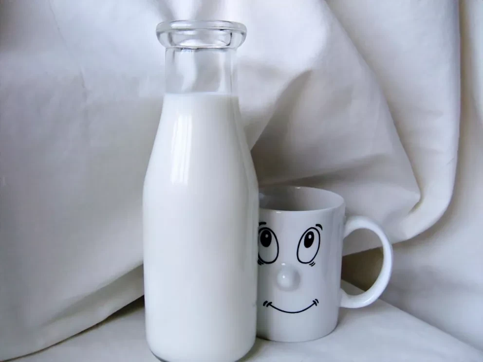 PROFECO informa sobre la leche que dice ser de vaca y no lo es.