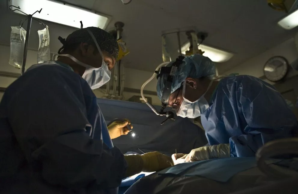 Científicos trasplantan un hígado humano conservado fuera del cuerpo por 3 días .