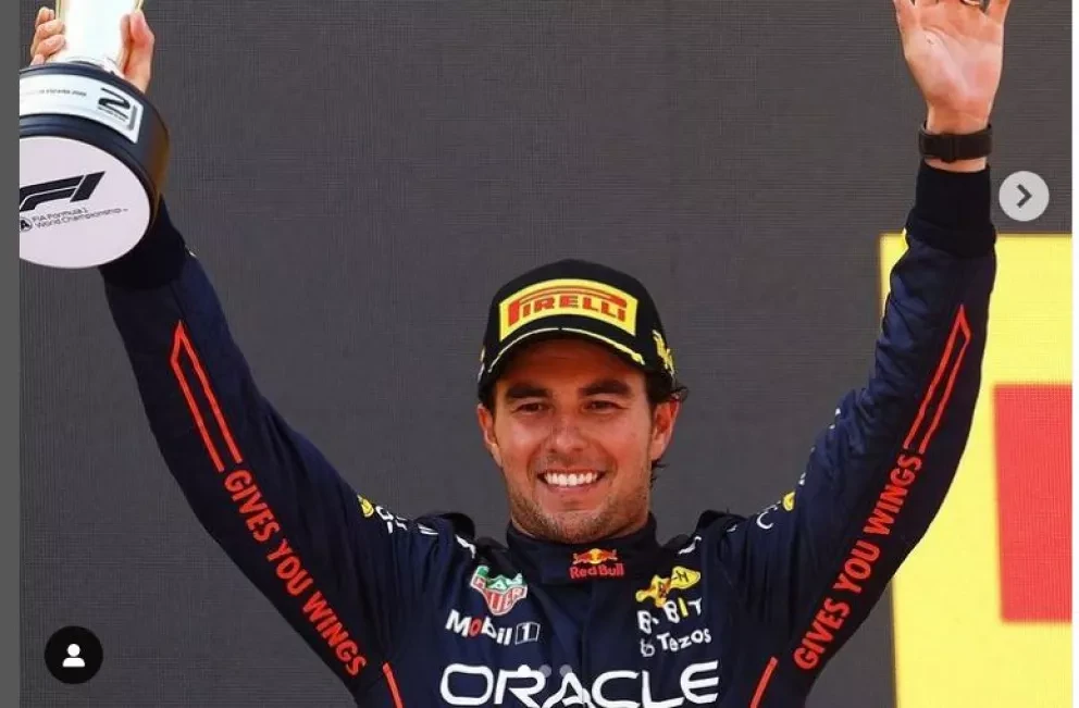 Checo Pérez: Pidió disculpas por video en el que se ve cómo festejó su victoria el Domingo pasado.